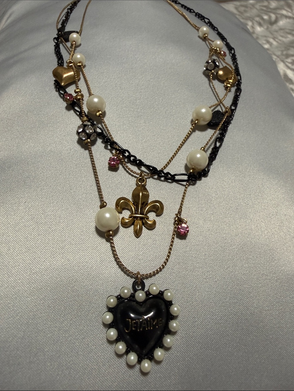 Vintage Betsey Johnson Multi-Strand Statement Necklace - Black Heart - Picture 3 of 9